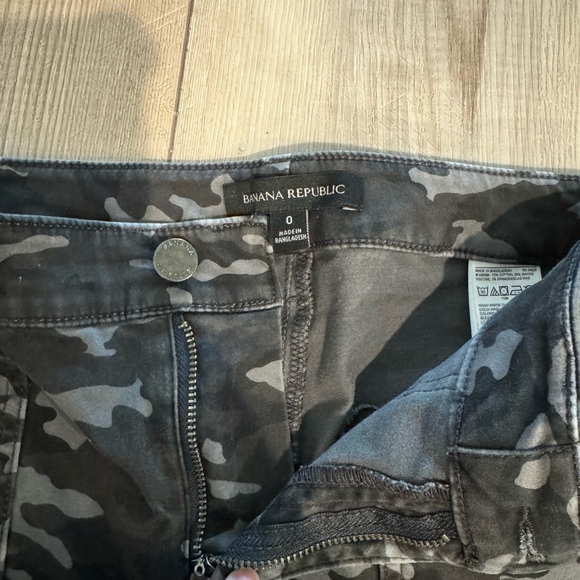 Banana Republic Camouflage Skinny Pants - Picture 5 of 7